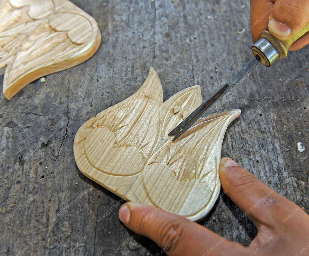 Tárgy - Zsobok - Fafaragás