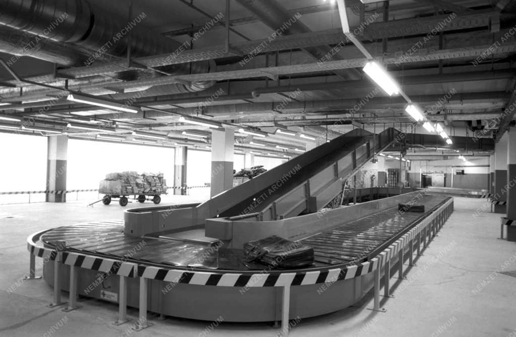 Légi közlekedés - Átadás előtt a Ferihegy II.