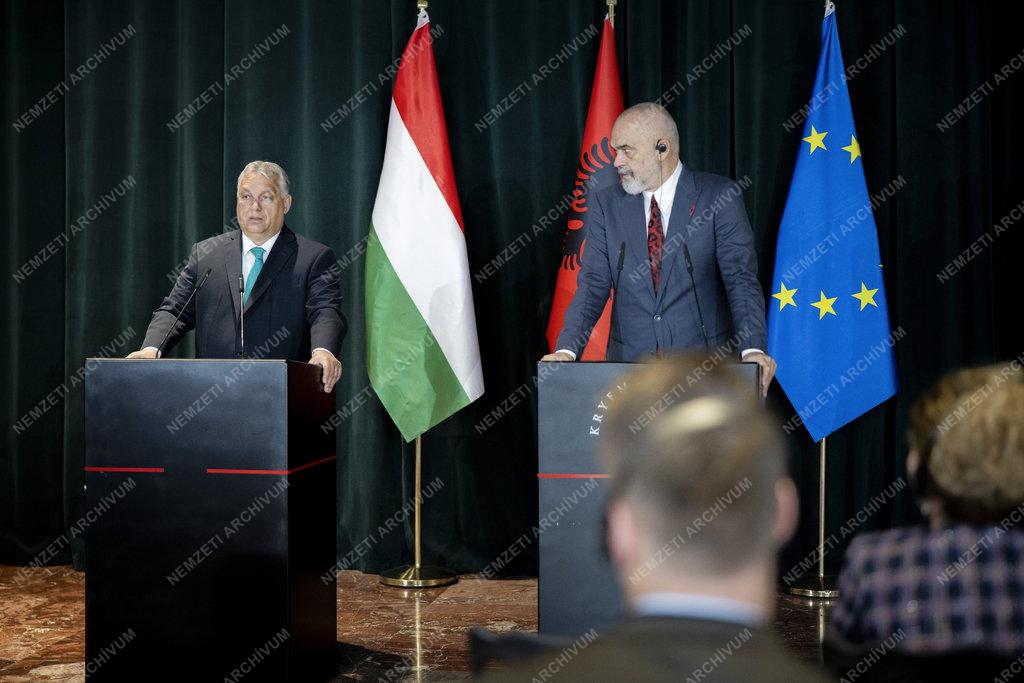 Orbán Viktor Albániában