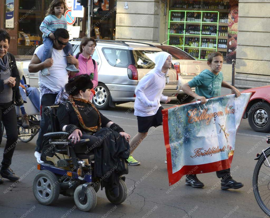 Rendezvény - Budapest - A Rehab Critical Mass felvonulása