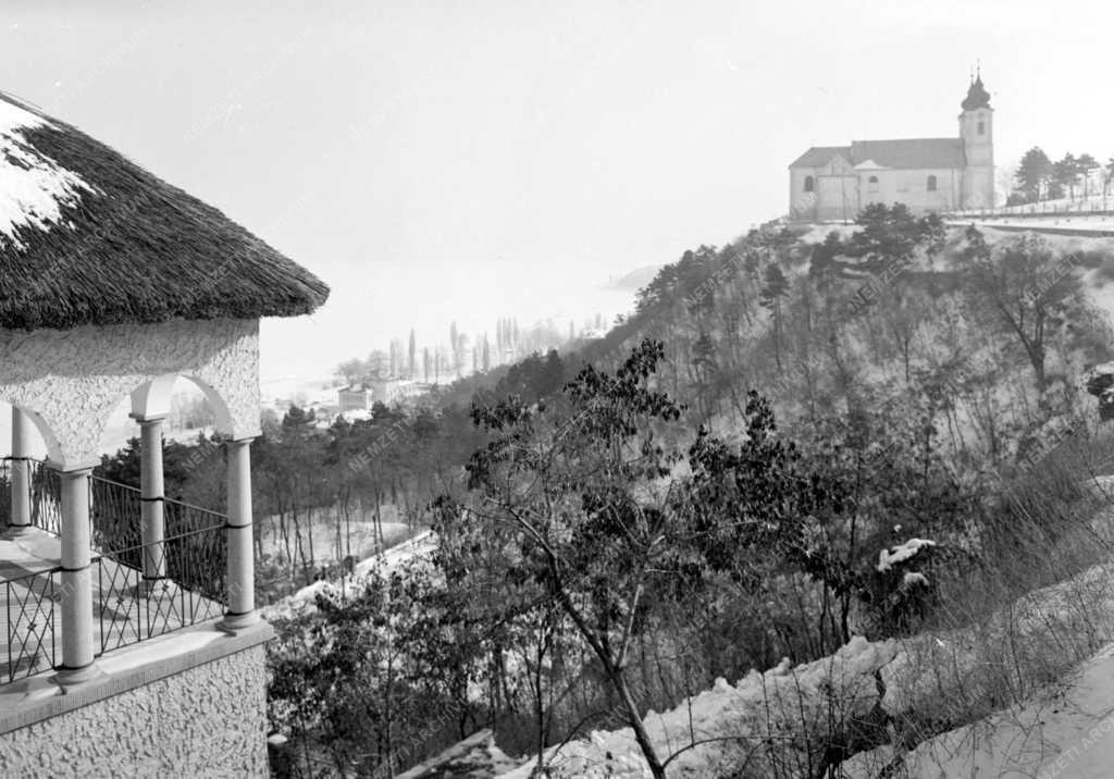 Vallás - Tihanyi Apátság
