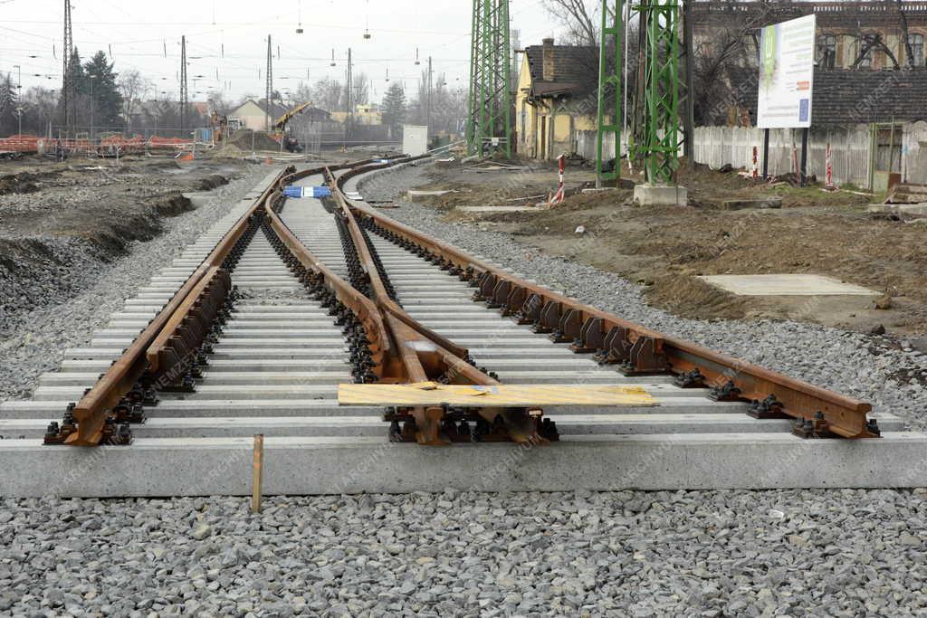 Felújítás - Vác - Megújul a váci vasútállomás