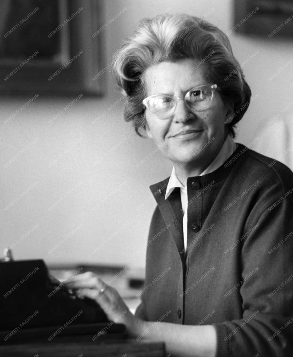 Kultúra - Móricz Virág író