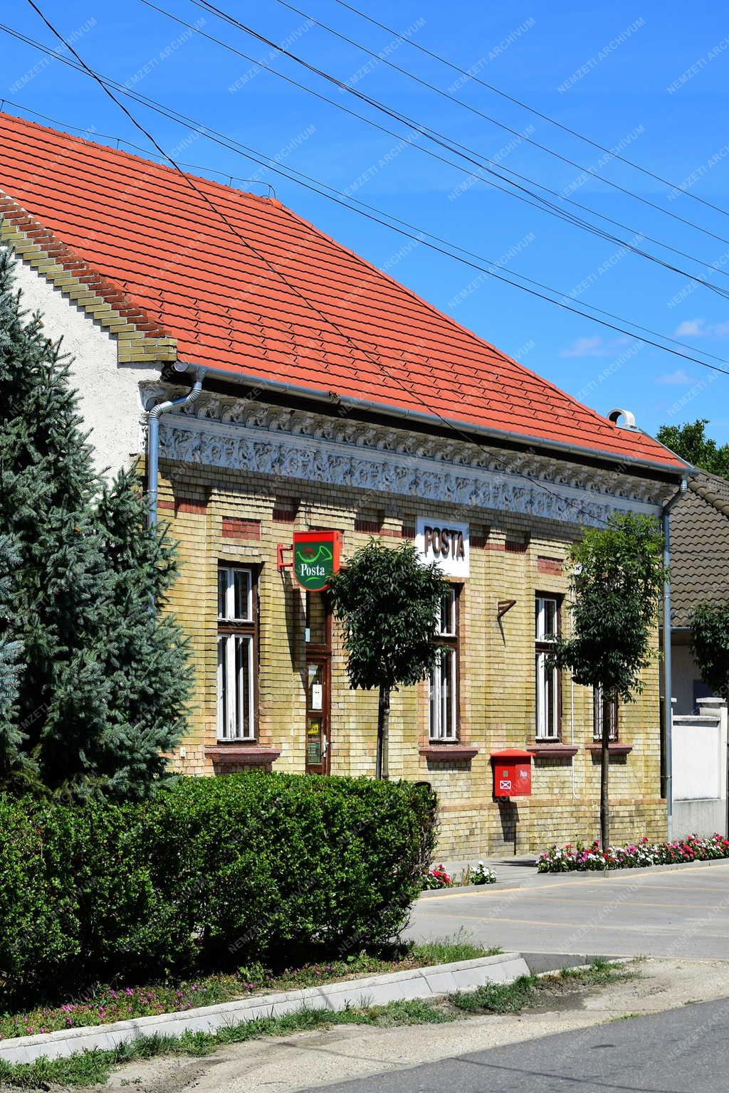 Szolgáltatás - Harta - Postahivatal