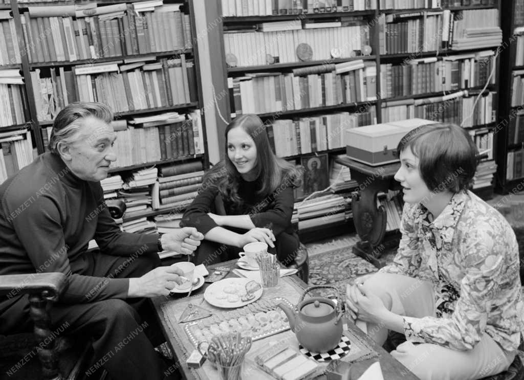 Kultúra - Egri István színművész lányaival