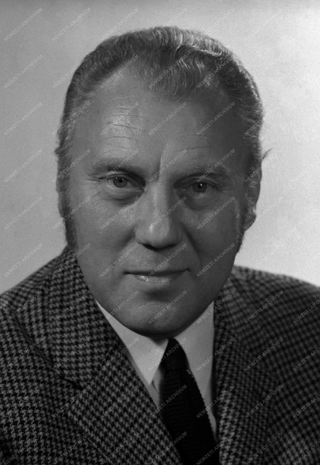 Színház - Portré - Horkai János színész