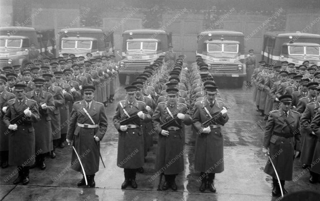 Fegyveres erők - Budapesti Rendőr-főkapitányság új tiszthelyetteseinek eskütétele