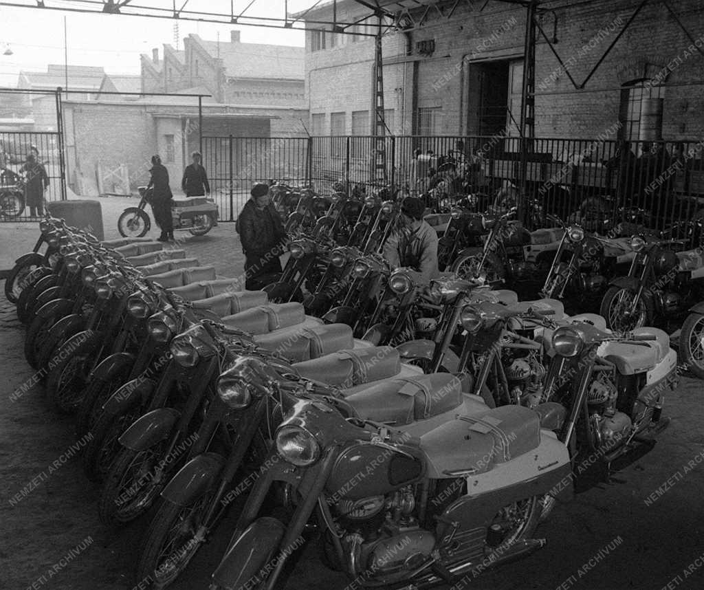 A szerző válogatása - Motorkerékpárok Csepelről
