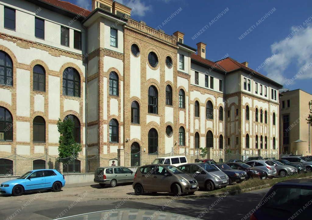 Egészségügy - Budapest - Az Uzsoki Utcai Kórház épülete