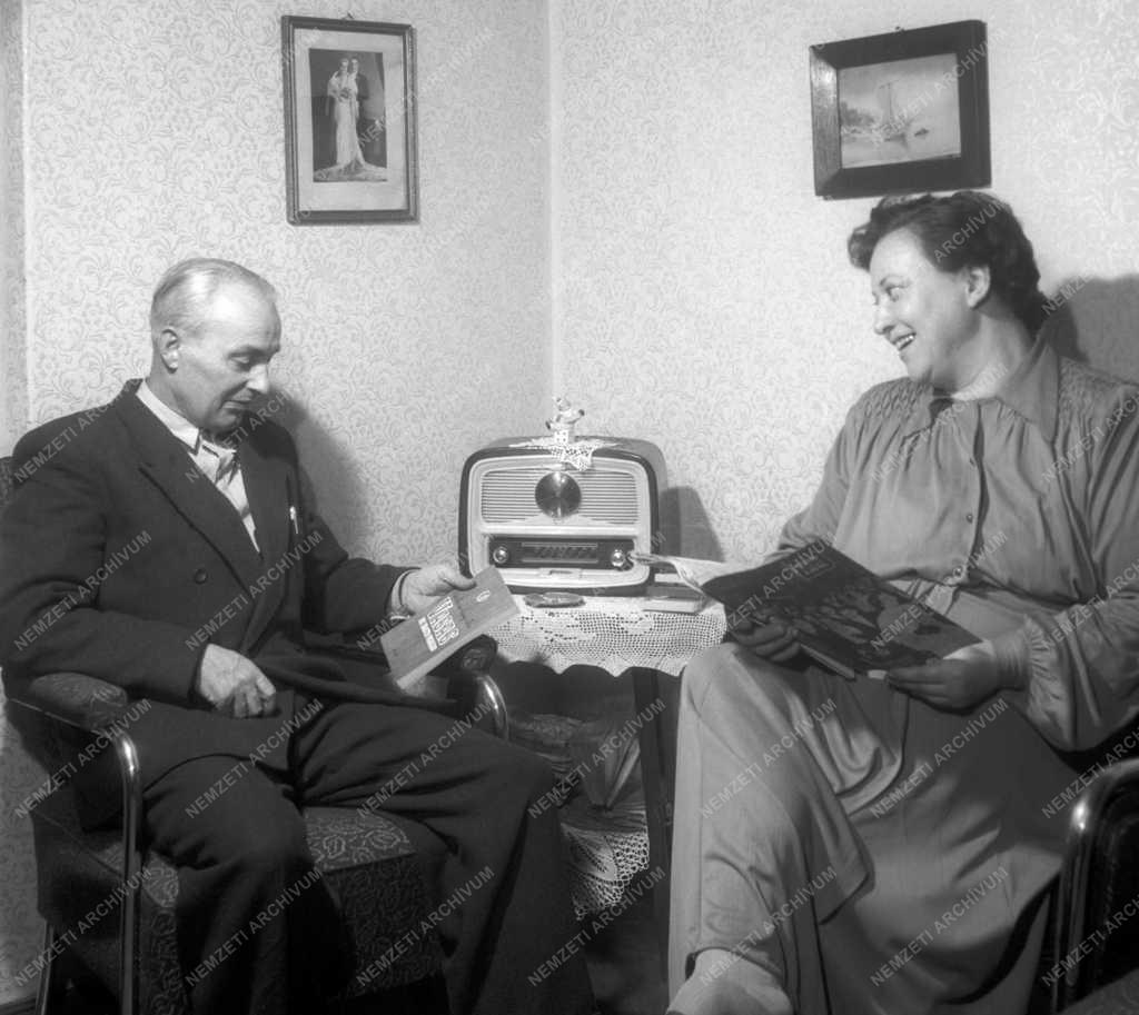 Életkép - Lakók a Fiastyúk utcai lakótelepen
