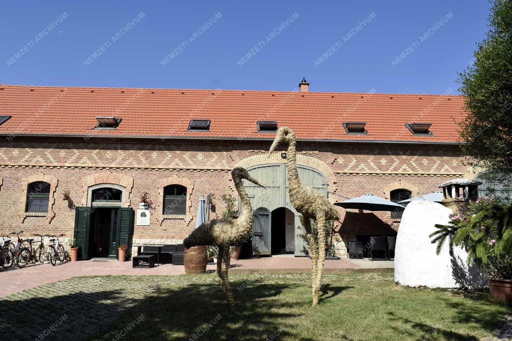 Vendéglátás - Falusi turizmus - Natúra Panzió és Apartmanház Orfűn