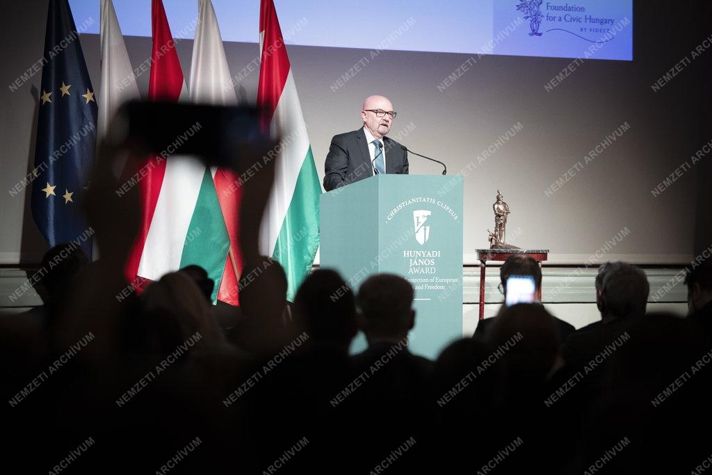 Átadták a Polgári Magyarországért Alapítvány Hunyadi János-díját Brüsszelben