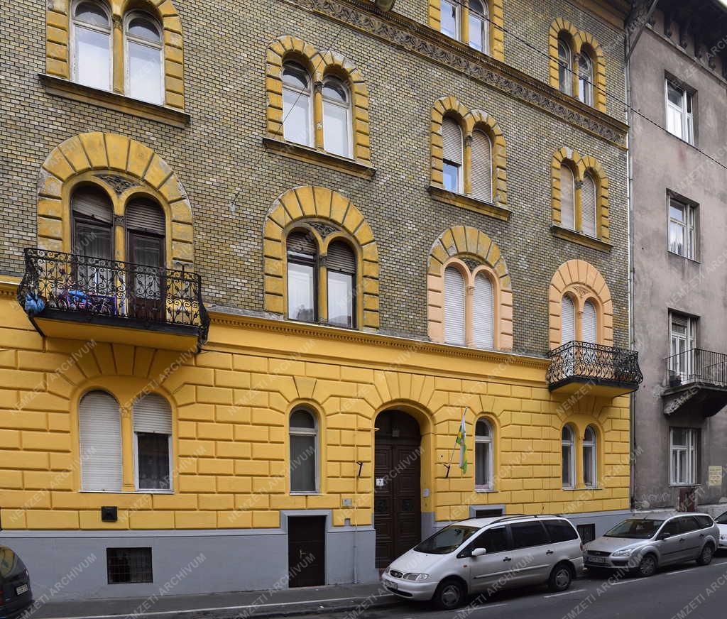 Épületfotó - Budapest - Felújított bérház