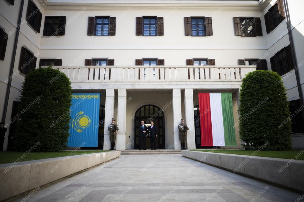Orbán Viktor fogadta a kazah elnököt 