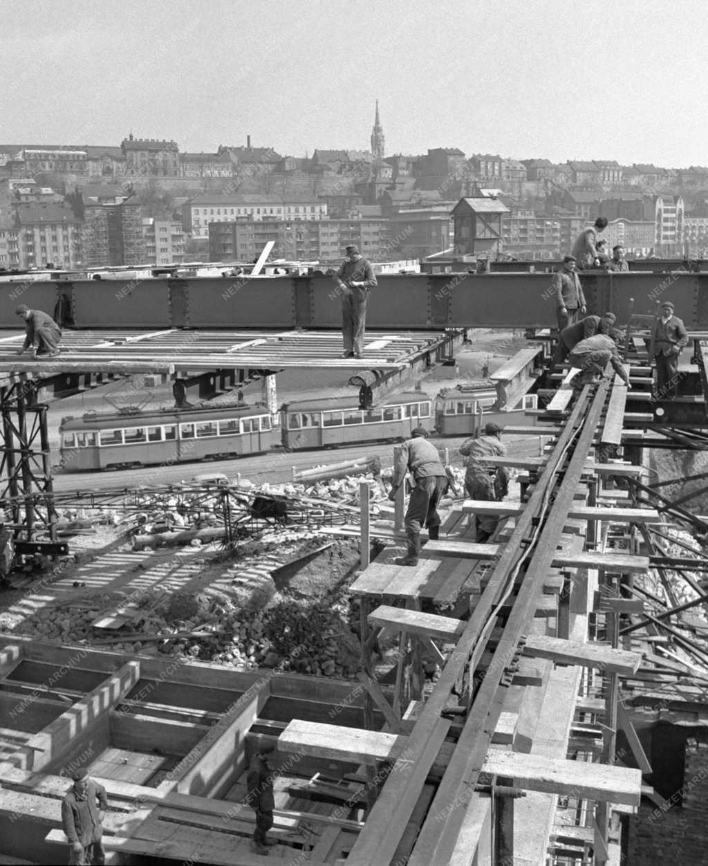 Építőipar - Közlekedés - Épül a Déli pályaudvar