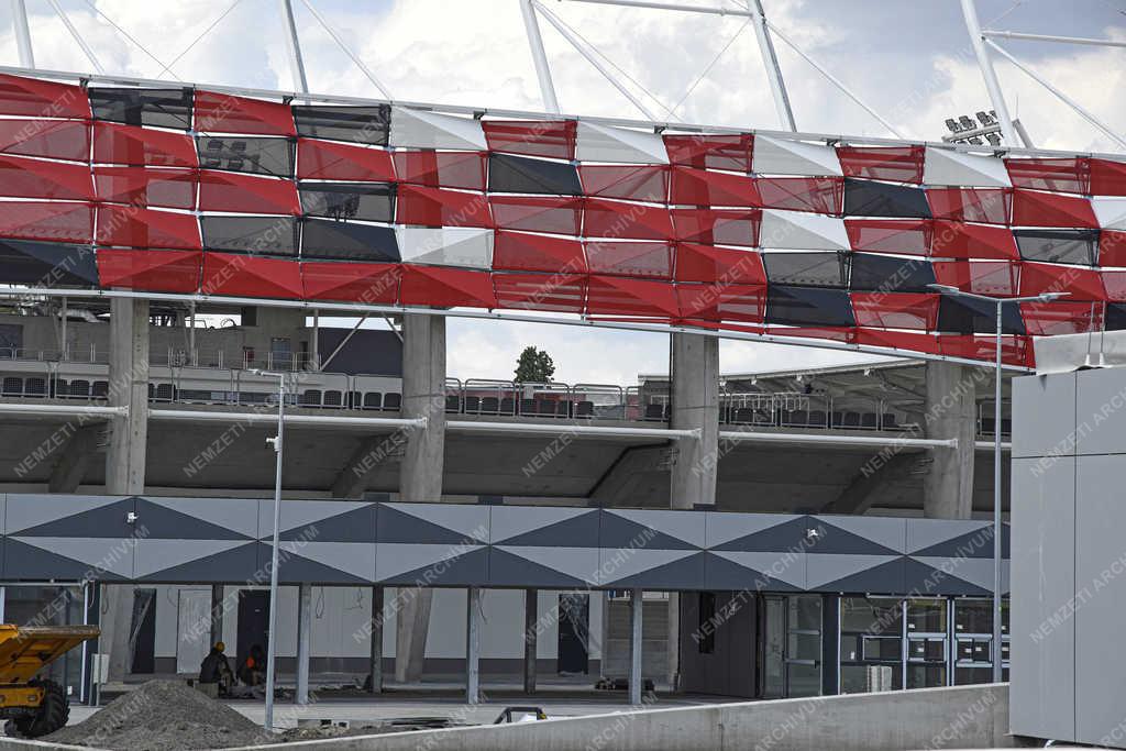 Építőipar - Budapest - Épül a Bozsik Stadion 