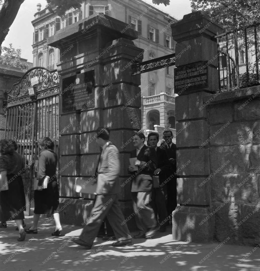 Oktatás - Budapesti Szlovák Nyelvű Tanítóképző