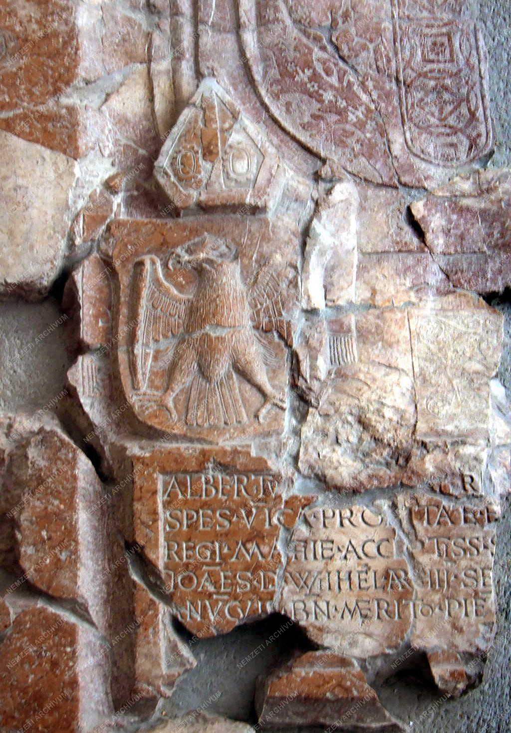 Kultúra - A Szent György-kápolna kriptafedele