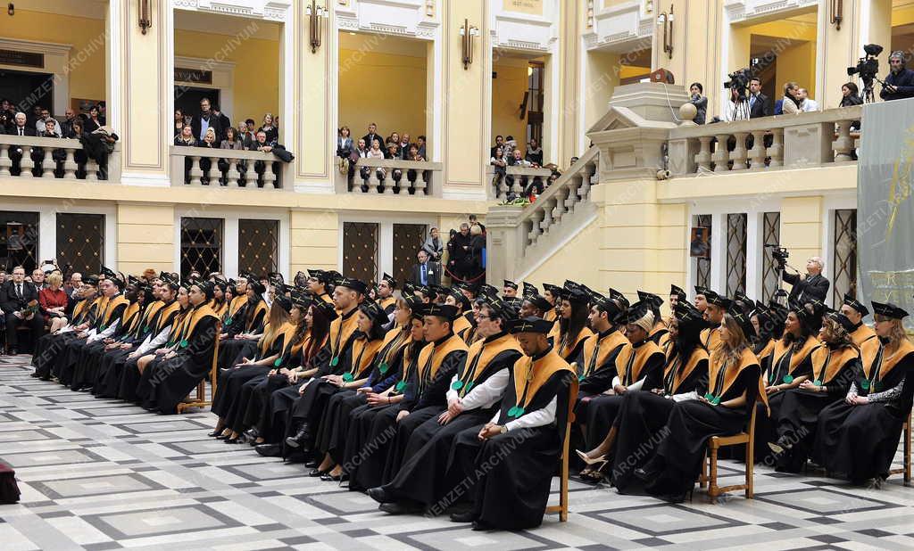 Felsőoktatás - Debrecen - Diplomaosztó ünnepség