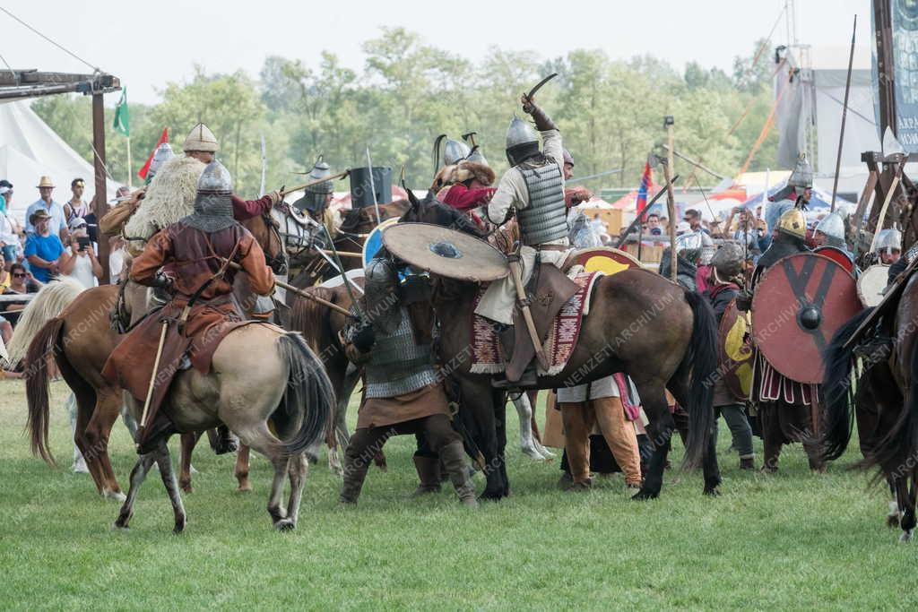 Néphagyomány - Kultúra - Ősök Napja Bugacon - Kurultaj Magyar Törzsi Gyűlés