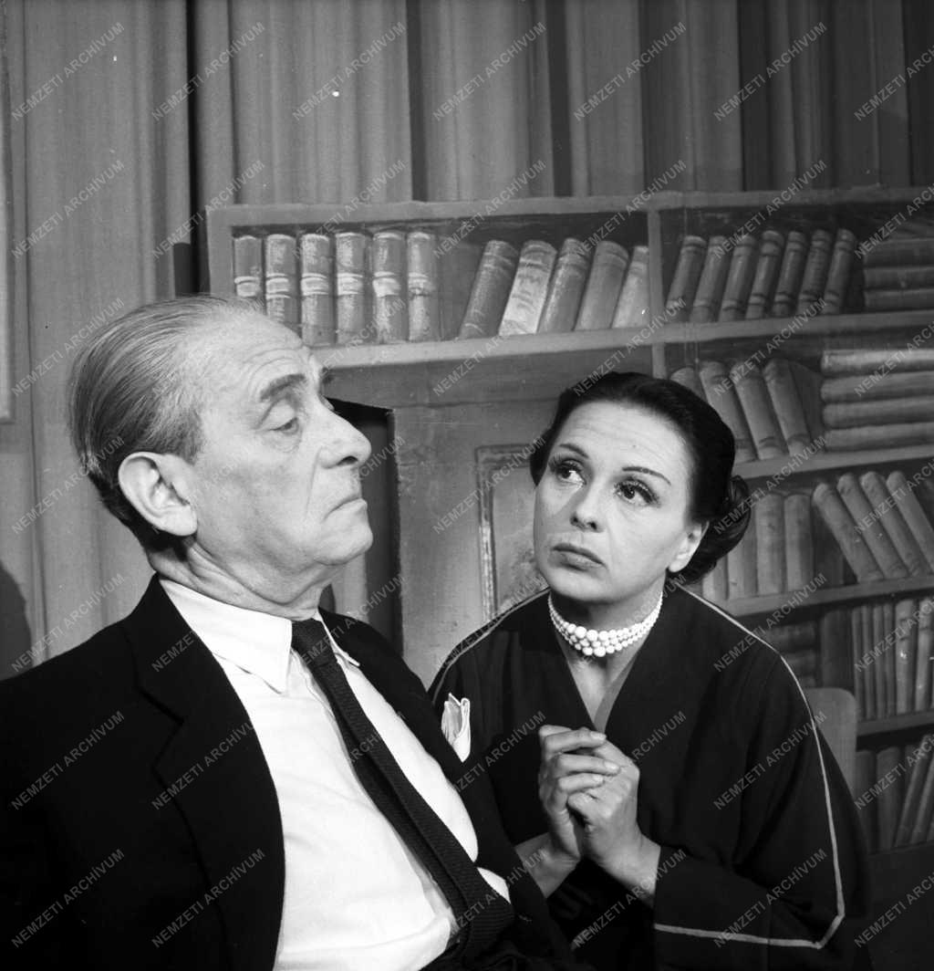 Színház - Kabaré - Vannak még hibák 