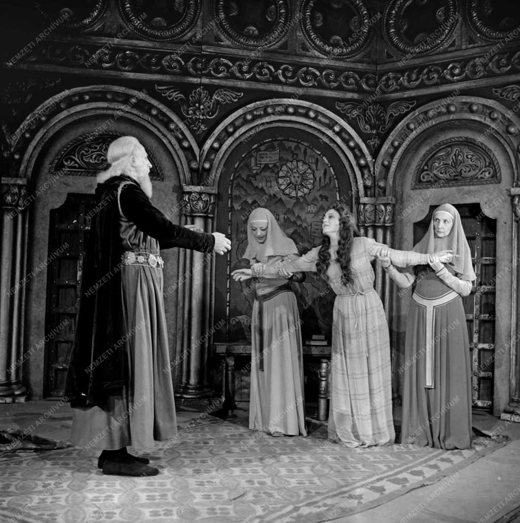 Színház - Bánk Bán - Nemzeti Színház 