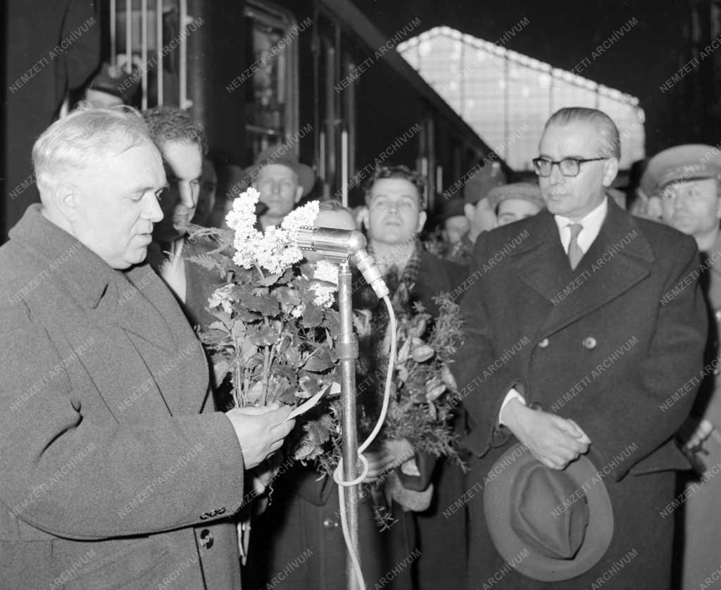 Kultúra - Alekszandrov ének- és táncegyüttes Budapesten