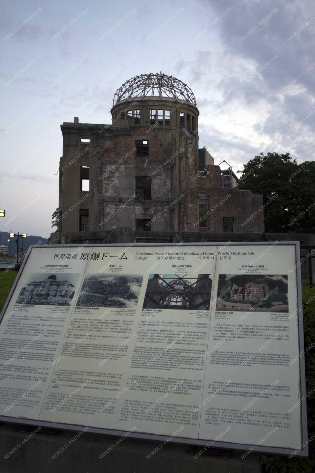 Városkép - Hirosima - Az Atombomba Dóm épülete 