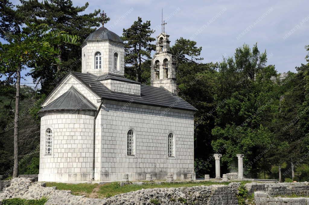 Táj, város - Cetinje - Cipur-templom
