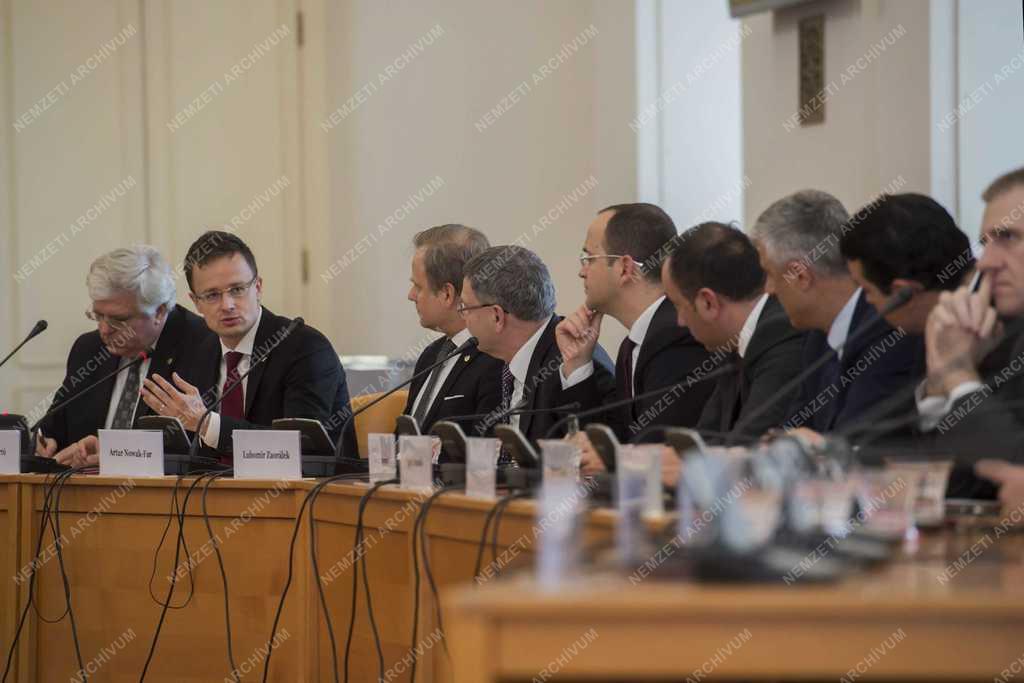 Szijjártó Péter a V4-ek és Nyugat-Balkán külügyminisztereinek csúcstalálkozóján
