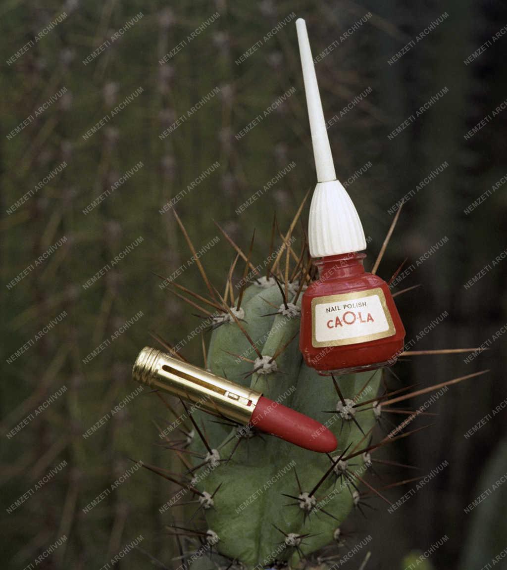 Ipar - Illatszer és Kozmetikai Vállalat 