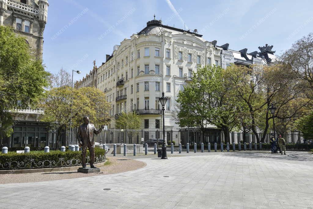 Városkép - Budapest - George Herbert Walker Bush egykori amerikai elnök szobra