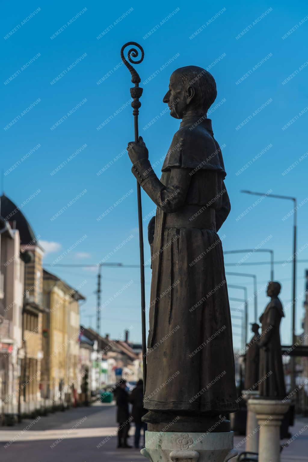 Városkép - Kalocsa - Grősz József kalocsai érsek szobra