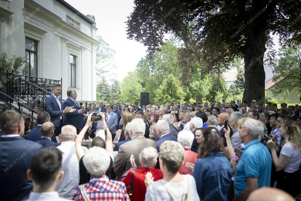 Voks 24 - Orbán Viktor országjáró kampánykörútja