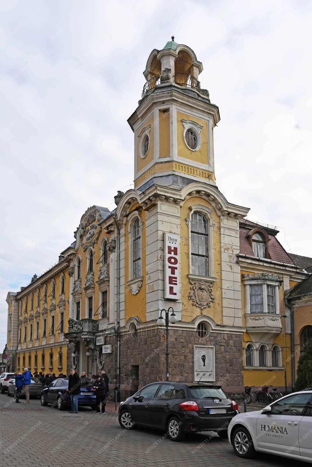 Városkép - Szolnok - Tisza Szálló és Gyógyfürdő