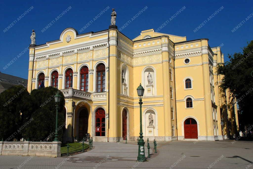 Debrecen - Csokonai Színház