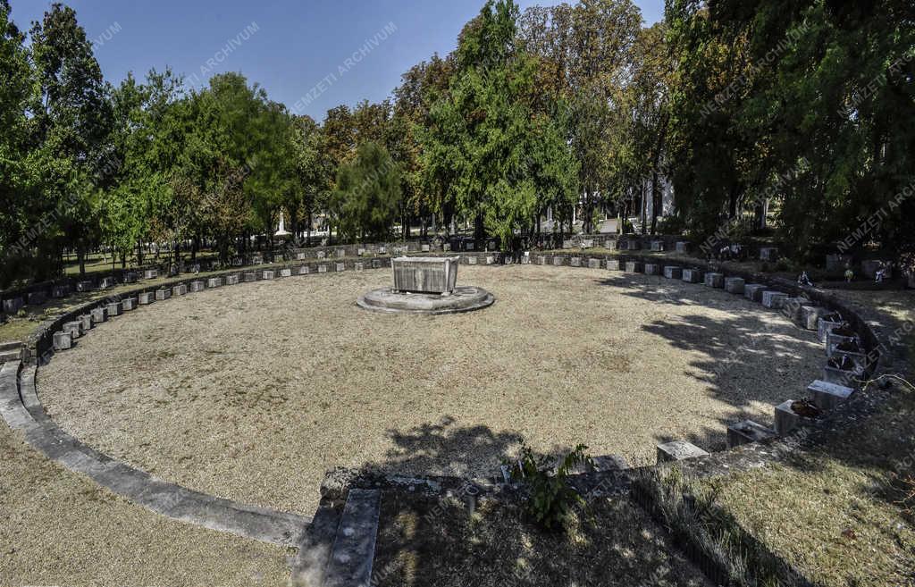 Temető - Budapest - Fiumei úti sírkert