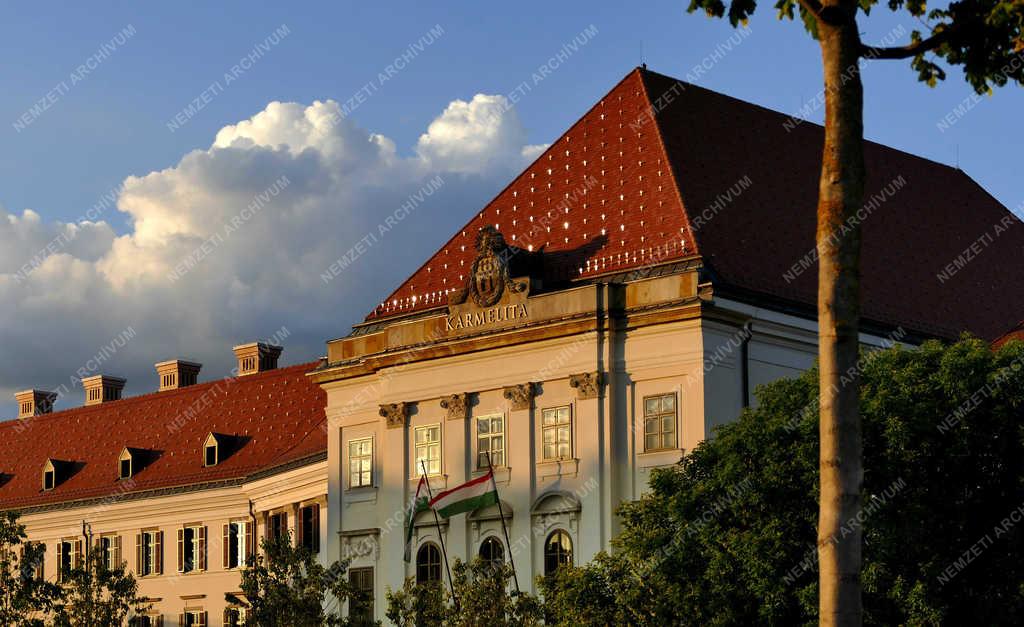 Épület - Budapest - A Karmelita kolostor 