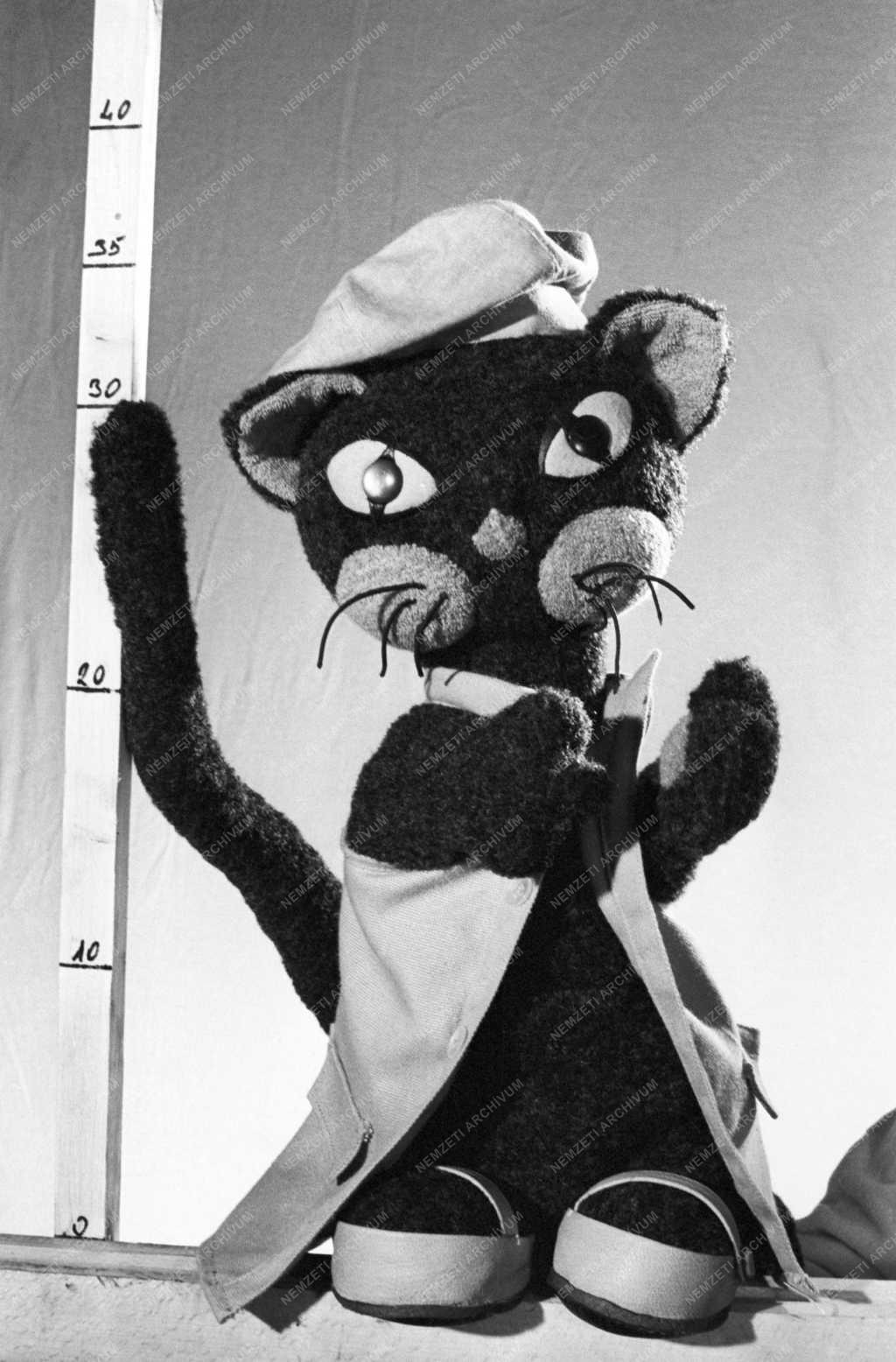 Televízió - A Futrinka utca című televíziós bábfilmsorozat forgatása