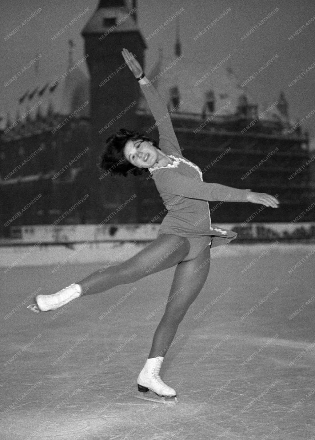 Sport - Műkorcsolya - Csordás Mária és Kondi László 