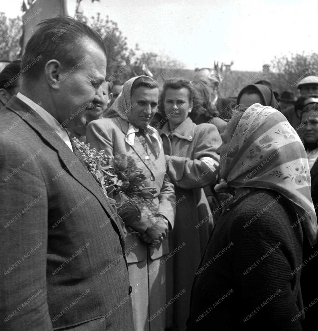 Belpolitika - Választási nagygyűlés Békésen