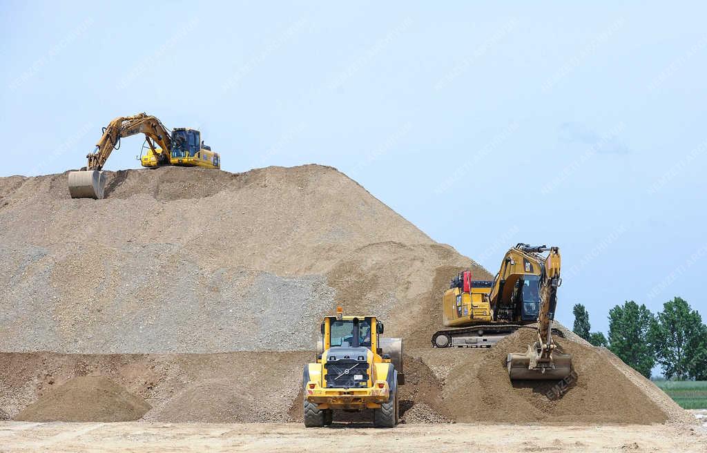 Közlekedés - Nagykereki - M4-es autópálya kivitelezés