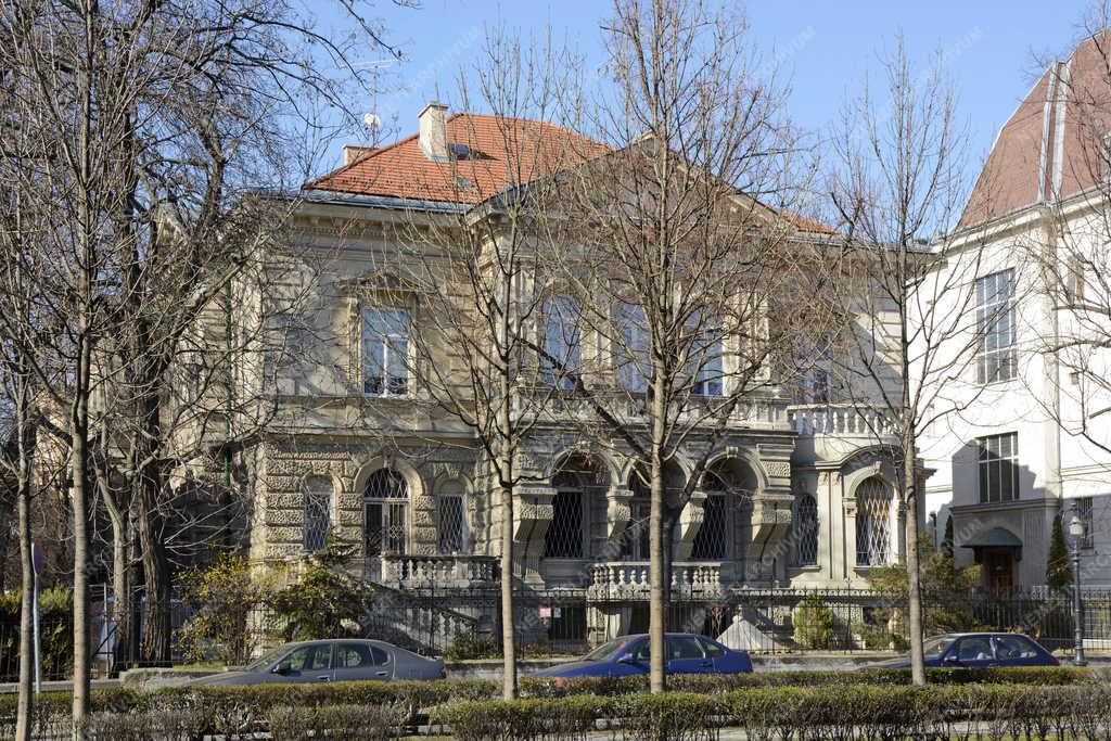 Épület - Budapest - Műemlék villa az Andrássy út 118-ban