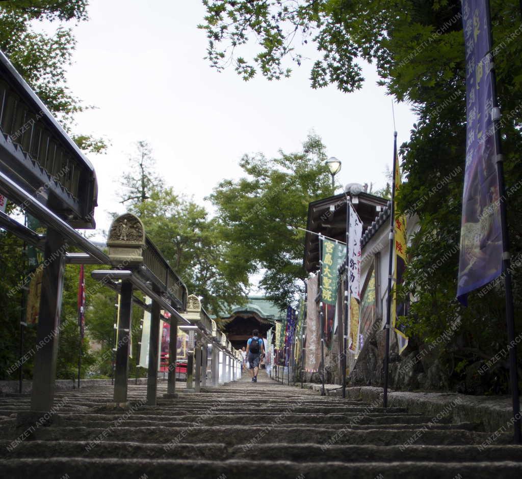 Városkép – Mijadzsima – Dajso-in templom 