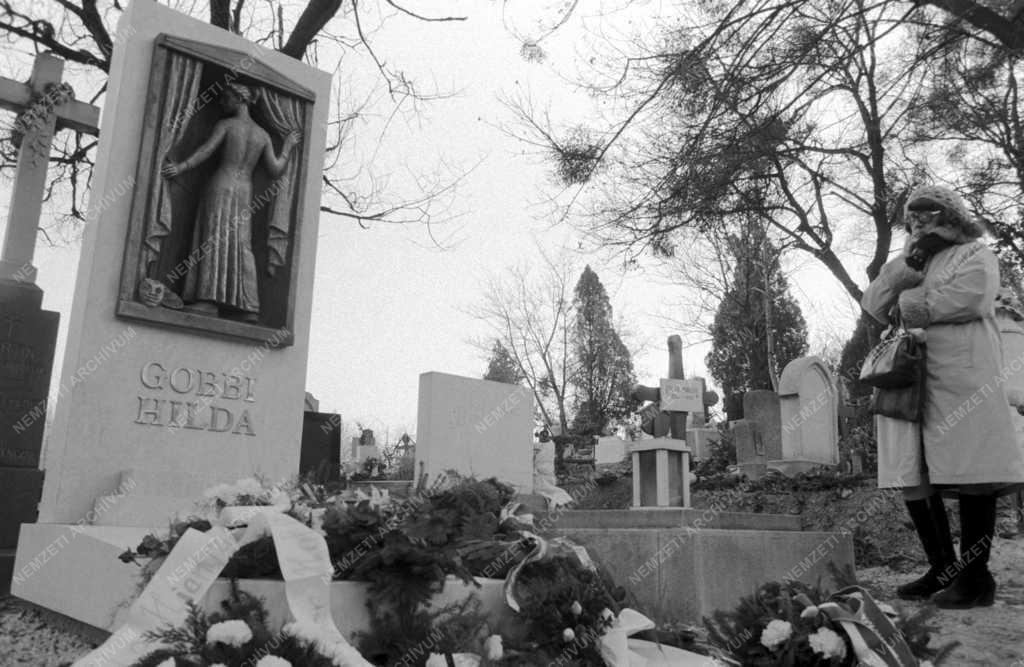 Megemlékezés - Gobbi Hilda síremlékének avatása