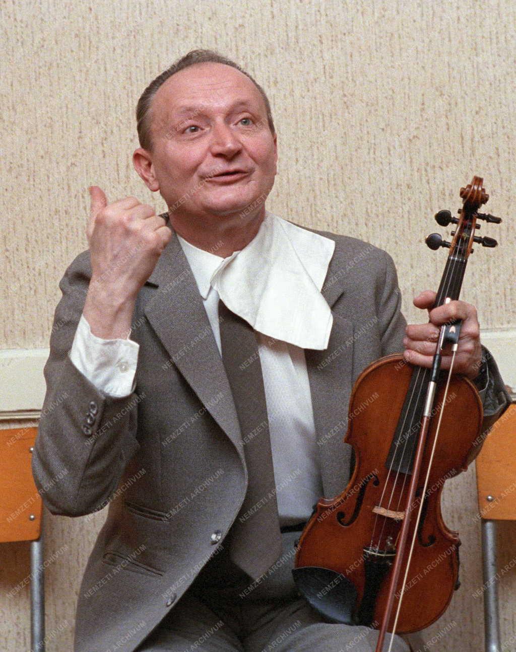 Személyiségek - Kovács Dénes