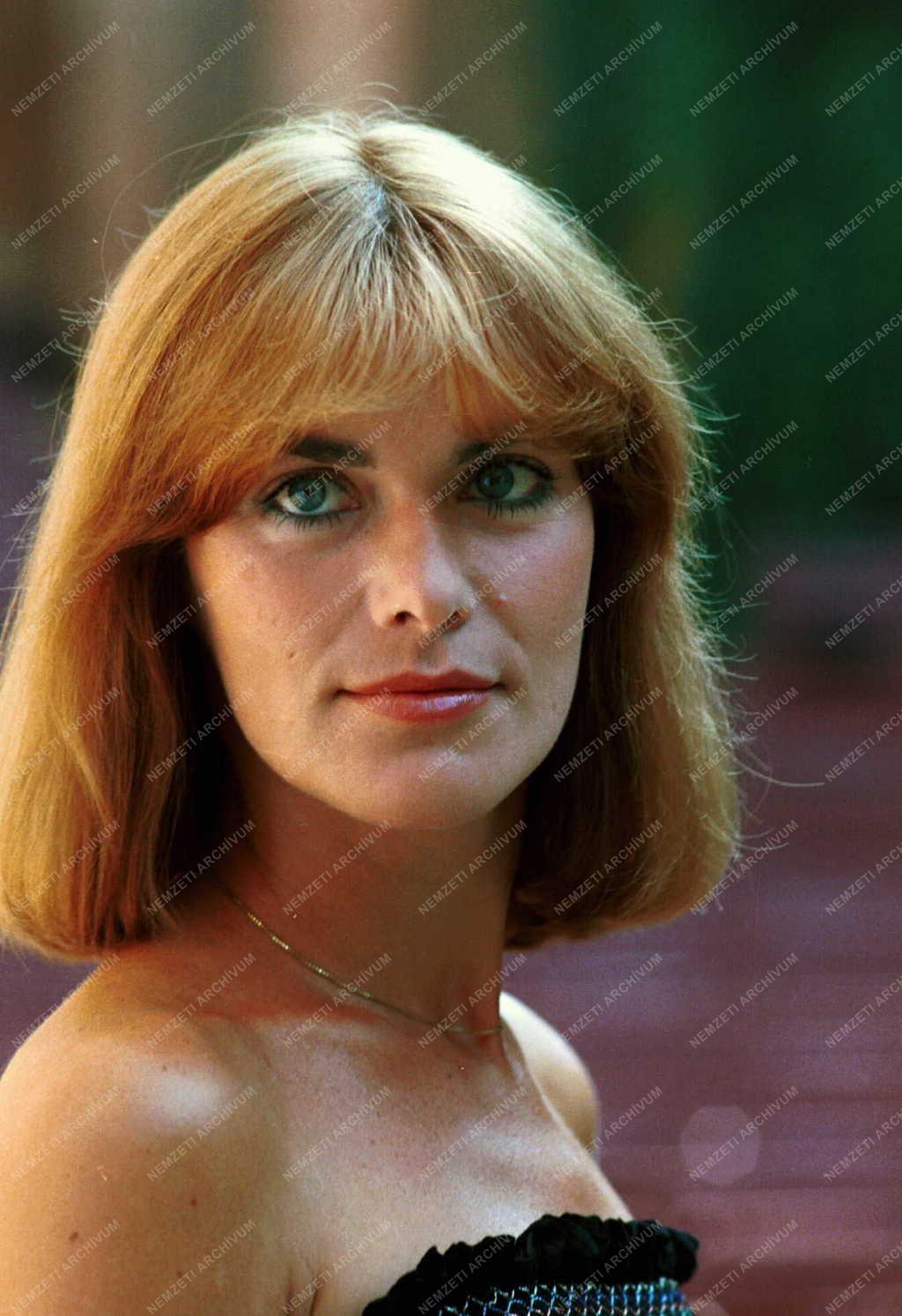 Kultúra - Színház - Farkas Zsuzsa