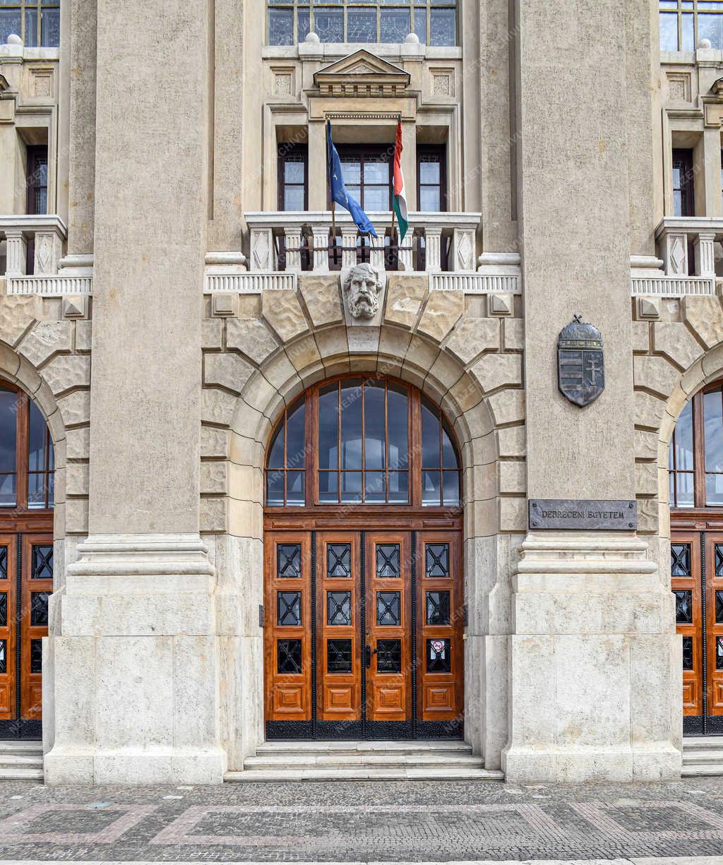 Felsőoktatás - Debrecen - 20 éves a Debreceni Egyetem