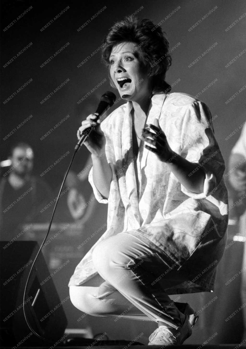 Kultúra - Zene - Jótékonysági koncert a Petőfi Csarnokban