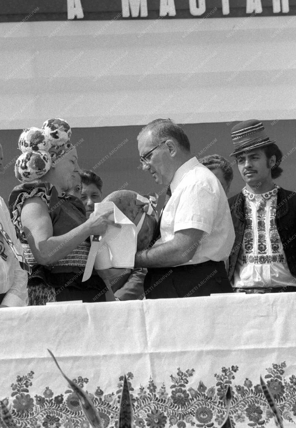 Ünnep - Új kenyér